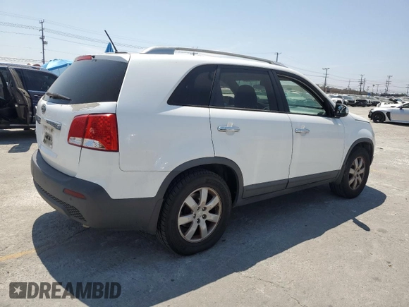 2013 Kia Sorento LX z VIN 5XYKT3A66DG400097, wystawiony jako Copart lot #60937305 z przebiegiem 177 284 mil mil oraz Czysty tytuł • Clean title. Historia ofert i sprzedaży dostępna na DreamBid. Obrazek 3.