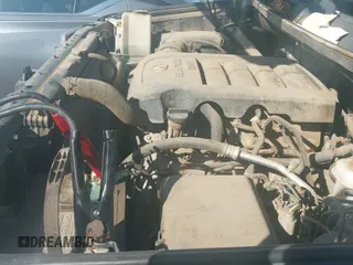 2013 Toyota Tundra z VIN 5TFUW5F12DX290297, wystawiony jako IAAI lot #39989353 z przebiegiem 98 212 mil mil oraz . Historia ofert i sprzedaży dostępna na DreamBid. Obrazek 18.