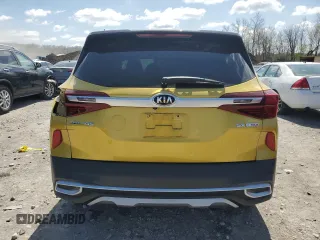 2021 Kia Seltos SX with VIN KNDETCA23M7213245, listed as a Copart auction lot 52227485 with 52,431 mi miles and Salvage Title. Bid and sale history available at carsss.com. Image 6.