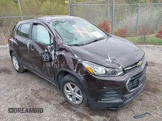 2021 Chevrolet Trax LS z VIN KL7CJKSB4MB325620, wystawiony jako IAAI lot #37836666 z przebiegiem Nie podano mil oraz . Historia ofert i sprzedaży dostępna na DreamBid. Obrazek 1.