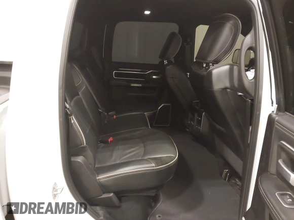 2019 Ram 2500 Laramie z VIN 3C6UR5FL7KG657180, wystawiony jako IAAI lot #41714476 z przebiegiem 97 334 mil mil oraz . Historia ofert i sprzedaży dostępna na DreamBid. Obrazek 8.