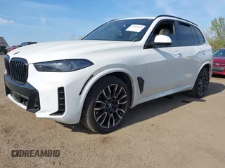 2024 BMW X5 xDrive40i z VIN 5UX23EU00R9S22536, wystawiony jako IAAI lot #42093624 z przebiegiem 48 802 mil mil oraz . Historia ofert i sprzedaży dostępna na DreamBid. Obrazek 19.