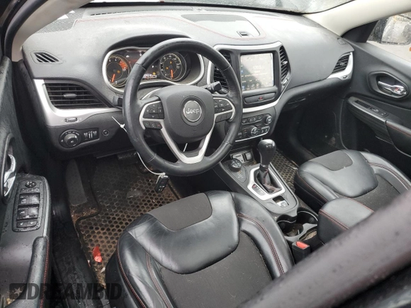 2017 Jeep Cherokee Trailhawk L Plus with VIN 1C4PJMBS9HW537640, listed as a Copart auction lot 84491674 with 121,396 mi miles and Clean Title. Bid and sale history available at carsss.com. Image 8.