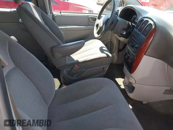 2005 Chrysler Town & Country LX with VIN 2C4GP44R75R213048, listed as a IAAI auction lot 42068985 with 100,688 mi miles and . Bid and sale history available at DreamBid. Image 5.