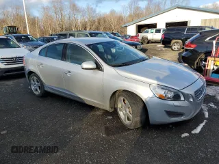 2012 Volvo S60 T5 with VIN YV1622FS1C2135788, listed as a Copart auction lot 43391245 with 93,193 mi miles and Clean Title. Bid and sale history available at carsss.com. Image 4.