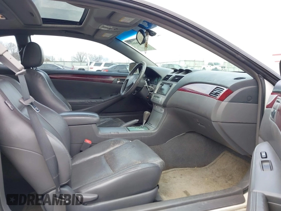 2005 Toyota Solara SE with VIN 4T1CA30PX5U057987, listed as a IAAI auction lot 41136851 with 301,418 mi miles. Bid and sale history available at carsss.com. Image 5.