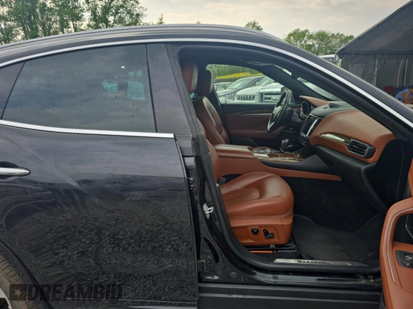 2017 Maserati Levante with VIN ZN661XUL2HX248112, listed as a Copart auction lot 55154605 with 81,204 mi miles and Clean Title. Bid and sale history available at carsss.com. Image 5.