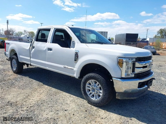2019 Ford Super Duty F-250 SRW XL with VIN 1FT7W2BT8KEG47610, listed as a IAAI auction lot 41765365 with 84,262 mi miles. Bid and sale history available at carsss.com. Image 1.