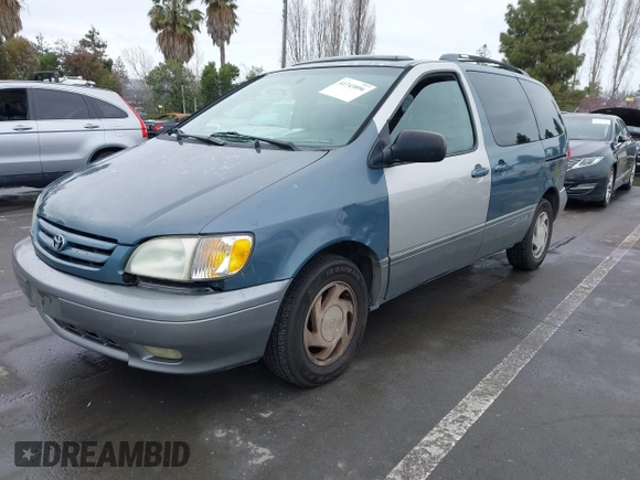 2001 Toyota Sienna LE with VIN 4T3ZF13C11U395630, listed as a IAAI auction lot 41743896 with 189,986 mi miles. Bid and sale history available at carsss.com. Image 2.