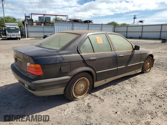 1993 BMW 3 Series z VIN WBACB3316PFE10919, wystawiony jako Copart lot #76412814 z przebiegiem 113 386 mil mil oraz Czysty tytuł • Clean title. Historia ofert i sprzedaży dostępna na DreamBid. Obrazek 3.