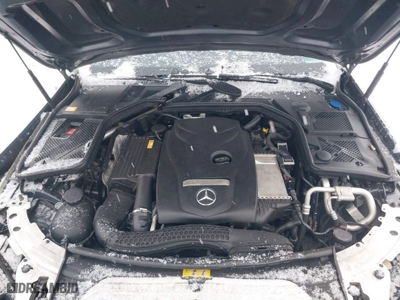 2015 Mercedes-Benz C-Class C 300 Luxury with VIN 55SWF4KB5FU092617, listed as a IAAI auction lot 41245973 with 116,755 mi miles. Bid and sale history available at carsss.com. Image 10.