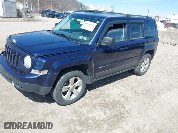 2014 Jeep Patriot Latitude with VIN 1C4NJRFB0ED760607, listed as a IAAI auction lot 41846134 with 136,041 mi miles. Bid and sale history available at carsss.com. Image 2.