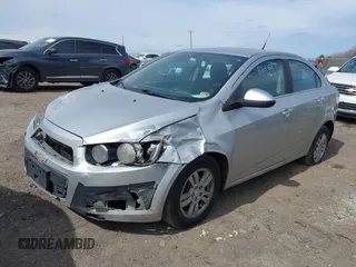 2014 Chevrolet Sonic LT с VIN 1G1JC5SH6E4153549, выставлен на аукционе IAAI как лот 41675769 с пробегом 149 038 миль миль и . История ставок и продаж доступна на DreamBid. Изображение 2.