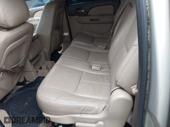 2010 Chevrolet Suburban LS with VIN 1GNUCHE03AR226103, listed as a IAAI auction lot 41729881 with 201,479 mi miles. Bid and sale history available at carsss.com. Image 8.
