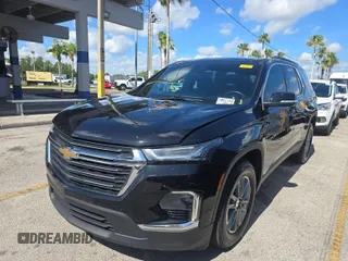 2022 Chevrolet Traverse LT Cloth z VIN 1GNERGKW6NJ162763, wystawiony jako IAAI lot #42566406 z przebiegiem 52 106 mil mil oraz . Historia ofert i sprzedaży dostępna na DreamBid. Obrazek 1.