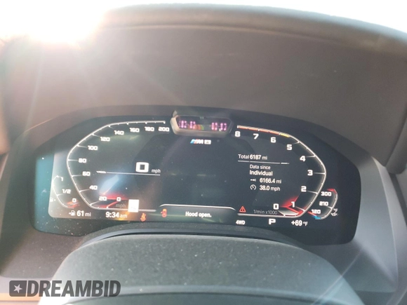 2022 BMW M8 Competition z VIN WBSDZ0C01NCJ91249, wystawiony jako Copart lot #49842513 z przebiegiem 6 187 mil mil oraz . Historia ofert i sprzedaży dostępna na DreamBid. Obrazek 9.
