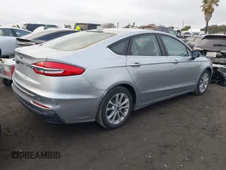 2020 Ford Fusion SE with VIN 3FA6P0LU4LR254714, listed as a IAAI auction lot 41507370 with 40,860 mi miles and . Bid and sale history available at carsss.com. Image 4.