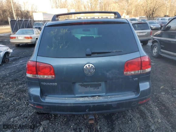 2005 Volkswagen Touareg 3.2L V6 with VIN WVGZG77L15D037968, listed as a Copart auction lot 42343645 with 0 mi miles and Salvage Title. Bid and sale history available at carsss.com. Image 6.