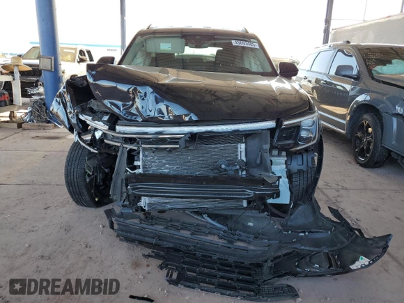 2024 Volkswagen Atlas SE with VIN 1V2LR2CAXRC577437, listed as a Copart auction lot 43693485 with 8,342 mi miles and Salvage title. Bid and sale history available at DreamBid. Image 5.