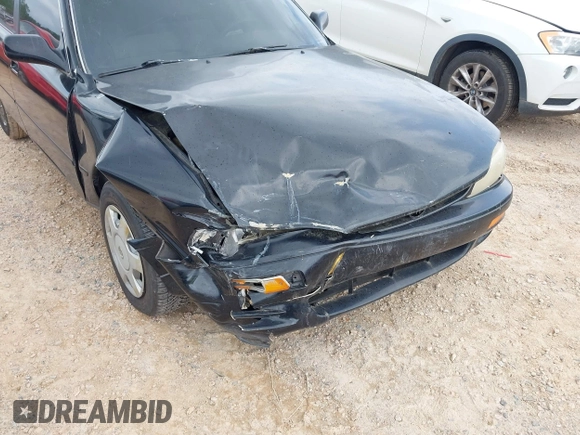 1996 Toyota Camry LE z VIN 4T1EF12K9TU117514, wystawiony jako IAAI lot #42241880 z przebiegiem 192 764 mil mil oraz . Historia ofert i sprzedaży dostępna na DreamBid. Obrazek 6.