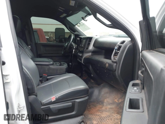 2021 Ram 2500 Tradesman with VIN 3C6UR5CLXMG632197, listed as a IAAI auction lot 41459787 with 105,906 mi miles. Bid and sale history available at carsss.com. Image 5.