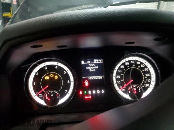 2018 Ram 1500 Express z VIN 1C6RR7KT3JS116514, wystawiony jako Copart lot #43818905 z przebiegiem 165 552 mil mil oraz Szkoda całkowita • Salvage title. Historia ofert i sprzedaży dostępna na DreamBid. Obrazek 9.