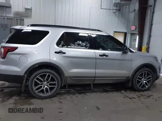 2017 Ford Explorer Sport z VIN 1FM5K8GT6HGA99307, wystawiony jako IAAI lot #41531536 z przebiegiem 128 911 mil mil oraz . Historia ofert i sprzedaży dostępna na DreamBid. Obrazek 13.