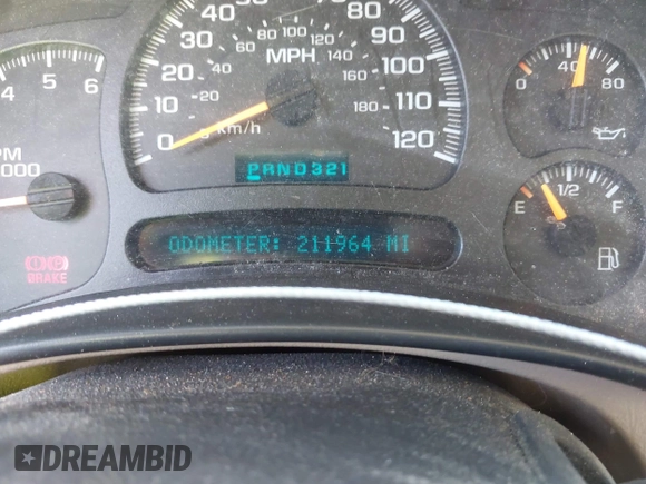 2005 GMC Yukon XL SLT with VIN 1GKEC16Z25J229939, listed as a IAAI auction lot 42064340 with 211,964 mi miles. Bid and sale history available at carsss.com. Image 7.