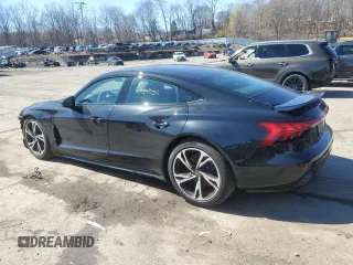 2023 Audi e-tron GT Premium Plus z VIN WAUCJBFW9P7000711, wystawiony jako Copart lot #47349234 z przebiegiem 4714 mil mil oraz . Historia ofert i sprzedaży dostępna na DreamBid. Obrazek 2.