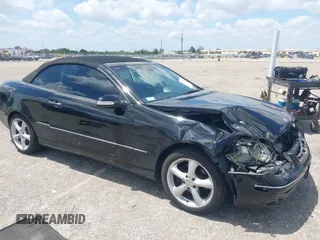 2005 Mercedes-Benz CLK 320 z VIN WDBTK65J85F149075, wystawiony jako IAAI lot #42171486 z przebiegiem 97 231 mil mil oraz . Historia ofert i sprzedaży dostępna na DreamBid. Obrazek 1.