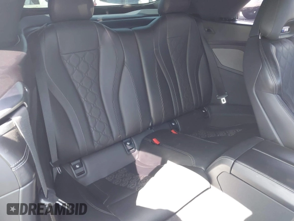 2020 BMW M8 Competition z VIN WBSDZ0C0XLCD28138, wystawiony jako IAAI lot #42339303 z przebiegiem 30 298 mil mil oraz . Historia ofert i sprzedaży dostępna na DreamBid. Obrazek 8.