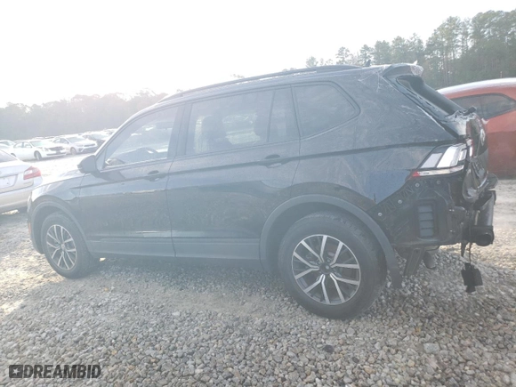 2021 Volkswagen Tiguan S with VIN 3VV1B7AX5MM044258, listed as a Copart auction lot 83335654 with 26,038 mi miles and Salvage Title. Bid and sale history available at carsss.com. Image 2.