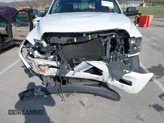2018 Ram 2500 Big Horn z VIN 3C6UR5ML1JG177542, wystawiony jako IAAI lot #41850767 z przebiegiem 81 253 mil mil oraz . Historia ofert i sprzedaży dostępna na DreamBid. Obrazek 6.