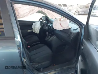 2014 Mazda 2 Sport z VIN JM1DE1KZ3E0172194, wystawiony jako IAAI lot #42305715 z przebiegiem 154 050 mil mil oraz . Historia ofert i sprzedaży dostępna na DreamBid. Obrazek 5.