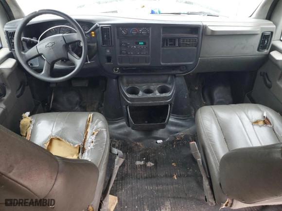 2005 Chevrolet Express Cargo Van with VIN 1GCFG15XX51178582, listed as a Copart auction lot 43621175 with 215,504 mi miles and Salvage Title. Bid and sale history available at carsss.com. Image 8.