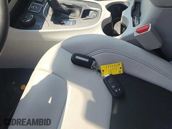 2021 Jeep Cherokee Altitude with VIN 1C4PJMLB9MD211826, listed as a IAAI auction lot 42666661 with 47,838 mi miles and . Bid and sale history available at DreamBid. Image 29.