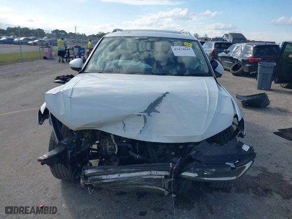 2019 Volkswagen Tiguan SE with VIN 3VV3B7AX9KM067418, listed as a IAAI auction lot 41434045 with 96,968 mi miles. Bid and sale history available at carsss.com. Image 11.