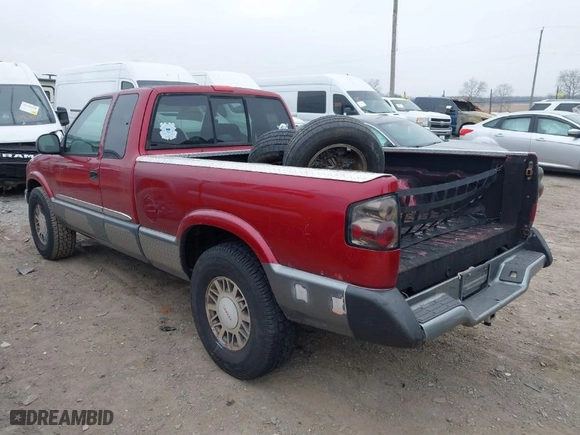 1997 GMC Sonoma with VIN 1GTCT19W9V8510454, listed as a IAAI auction lot 41604622 with 204,855 mi miles. Bid and sale history available at carsss.com. Image 3.