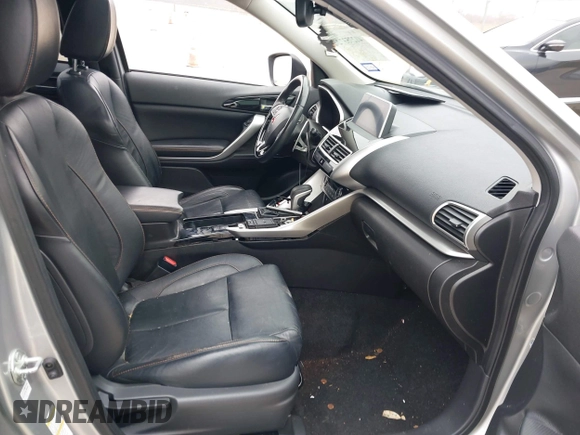 2018 Mitsubishi Eclipse Cross SE with VIN JA4AT5AA2JZ046131, listed as a IAAI auction lot 41275372 with 98,612 mi miles and . Bid and sale history available at DreamBid. Image 5.