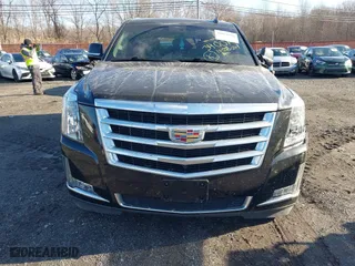 2019 Cadillac Escalade Luxury with VIN 1GYS4BKJ5KR354572, listed as a IAAI auction lot 41071039 with 98,256 mi miles. Bid and sale history available at carsss.com. Image 12.