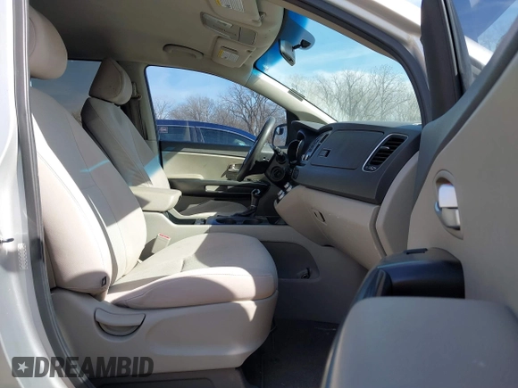 2016 Kia Sedona L with VIN KNDMA5C17G6103195, listed as a IAAI auction lot 41663528 with 322,257 mi miles. Bid and sale history available at carsss.com. Image 5.