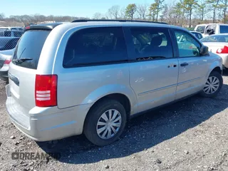 2008 Chrysler Town & Country LX with VIN 2A8HR44H38R761891, listed as a IAAI auction lot 41942405 with Not Provided miles and . Bid and sale history available at carsss.com. Image 4.