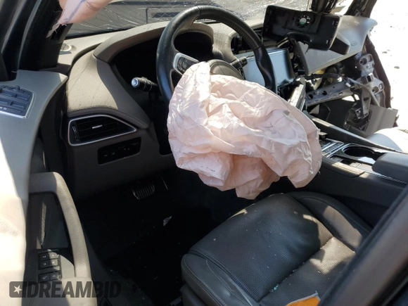 2017 Jaguar F-Pace 35t R-Sport with VIN SADCL2BV2HA096636, listed as a Copart auction lot 60959695 with Not provided miles and Non repairable. Bid and sale history available at DreamBid. Image 8.