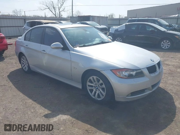 2007 BMW 3 Series 328xi with VIN WBAVC93567K033296, listed as a IAAI auction lot 41800964 with 173,764 mi miles. Bid and sale history available at carsss.com. Image 1.
