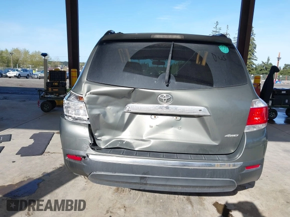 2012 Toyota Highlander Limited with VIN 5TDDK3EH5CS101760, listed as a IAAI auction lot 41993875 with 318,423 mi miles. Bid and sale history available at carsss.com. Image 6.