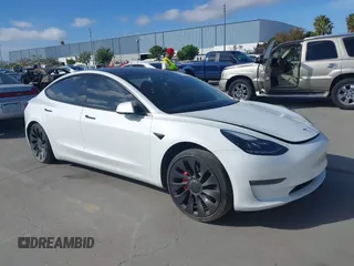 2023 Tesla Model 3 Performance z VIN 5YJ3E1EC1PF608354, wystawiony jako IAAI lot #42328942 z przebiegiem 35 227 mil mil oraz . Historia ofert i sprzedaży dostępna na DreamBid. Obrazek 1.