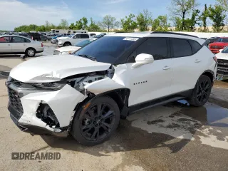 2021 Chevrolet Blazer RS z VIN 3GNKBKRS3MS548714, wystawiony jako Copart lot #55111335 z przebiegiem 49 938 mil mil oraz Szkoda całkowita • Salvage title. Historia ofert i sprzedaży dostępna na DreamBid. Obrazek 1.