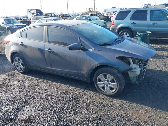 2016 Kia Forte LX with VIN KNAFK4A69G5463005, listed as a IAAI auction lot 41423285 with 204,118 mi miles. Bid and sale history available at carsss.com. Image 1.