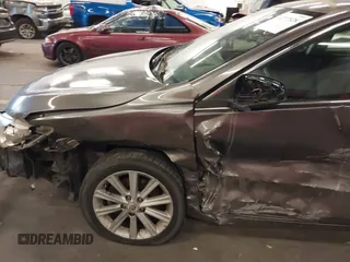 2015 Toyota Camry XLE with VIN 4T4BF1FK4FR474445, listed as a IAAI auction lot 40777928 with 222,913 mi miles. Bid and sale history available at carsss.com. Image 18.