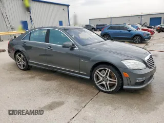 2012 Mercedes-Benz S 63 AMG z VIN WDDNG7EB1CA435991, wystawiony jako Copart lot #57146435 z przebiegiem 117 647 mil mil oraz Szkoda całkowita • Salvage title. Historia ofert i sprzedaży dostępna na DreamBid. Obrazek 4.